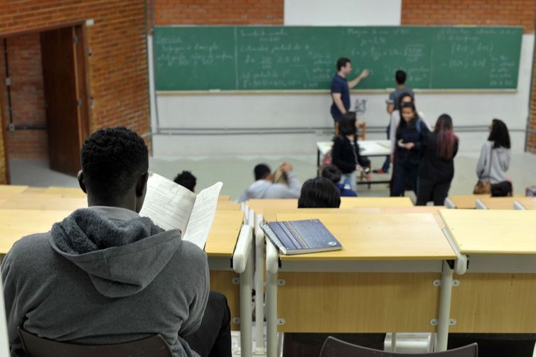 Inscrições do Fies para este semestre começam na segunda-feira