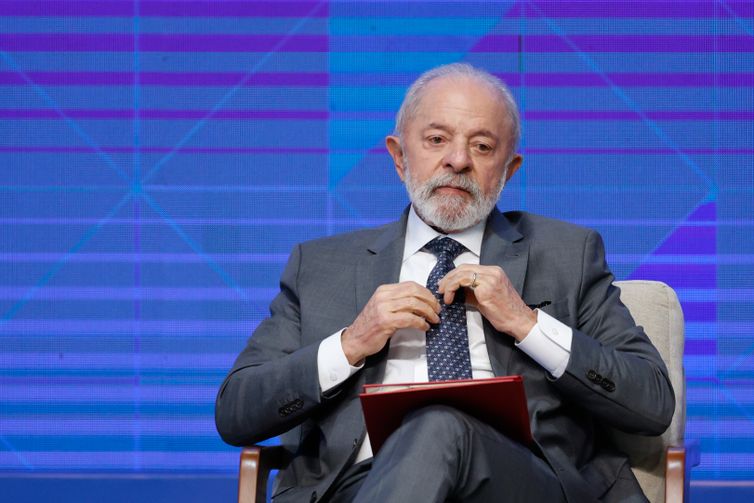 Lula rebate defesa que Trump fez de Bolsonaro: “Não aceitamos tutela”