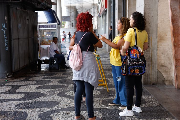 MEC quer estender Pé-de-Meia a todos do ensino médio da rede pública