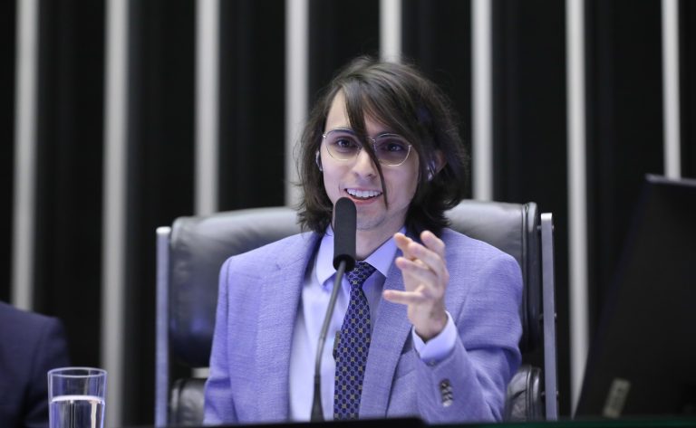 Projeto prevê incentivo fiscal a município com lei atualizada sobre 5G