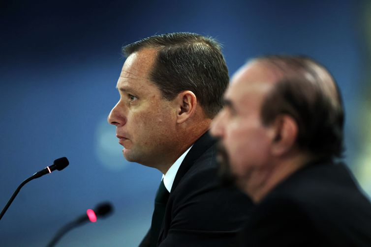 Cid confirma depoimentos, mas esclarece pontos em favor de Câmara