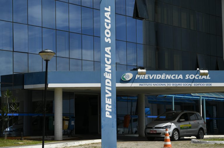 Comissão debate dificuldades de idosos para obter empréstimo consignado no INSS