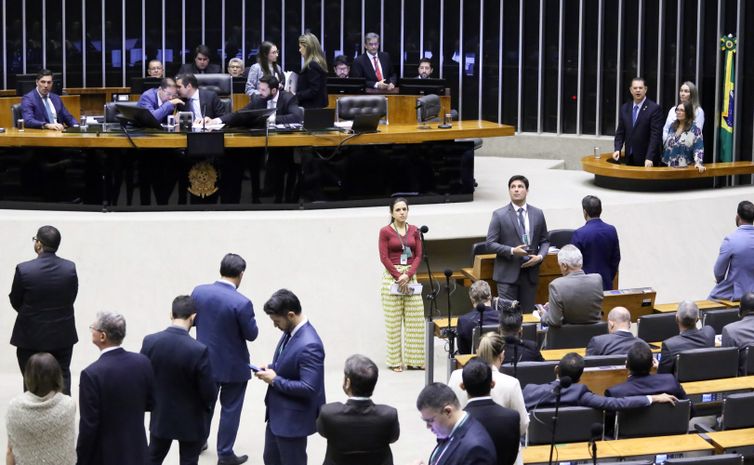 Sem acordo, Câmara não pauta foro privilegiado nem anistia a 8/1