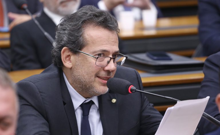 Subcomissão especial debate política federal de isenções e benefícios fiscais