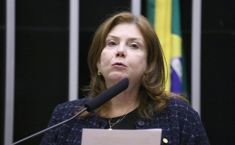 Comissão aprova pulseira com dados para identificar pacientes com epidermólise bolhosa