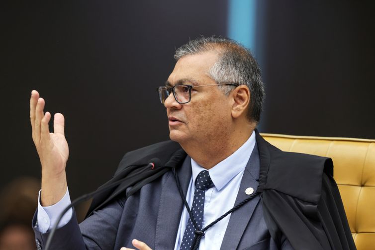 Dino diz que crimes da trama golpista não podem ser anistiados