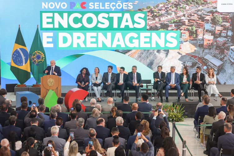 Governo anuncia R$ 11,7 bilhões do Novo PAC para drenagem e encostas