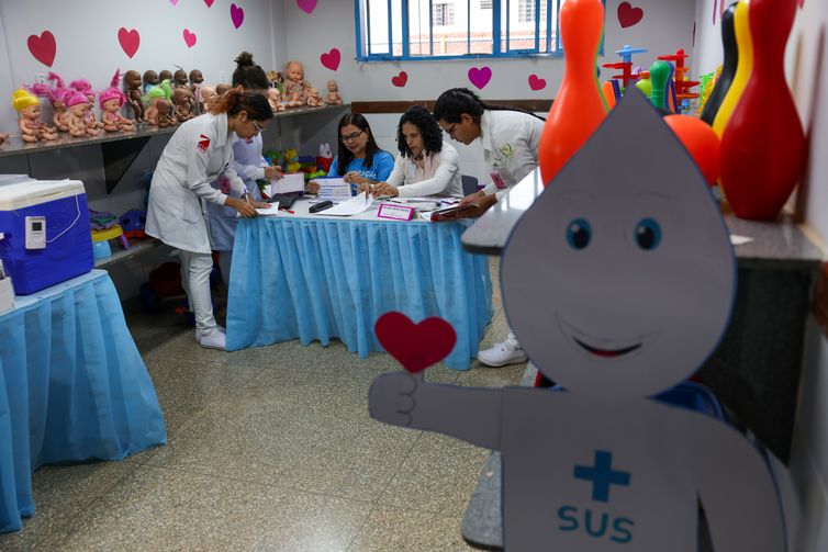 Brasil lidera desinformação sobre vacina na América Latina, diz estudo