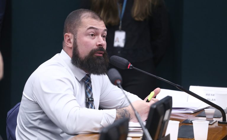 Comissão aprova regras para o uso de drogas apreendidas no treinamento de cães farejadores