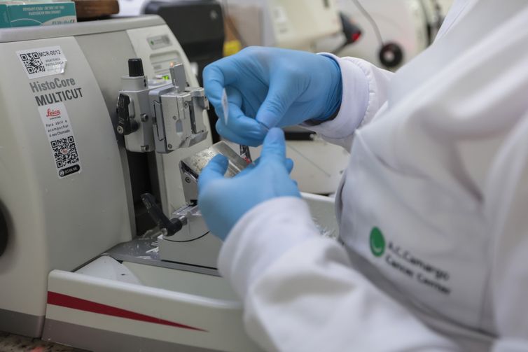 Cura de câncer de próstata pode chegar a até 98% 