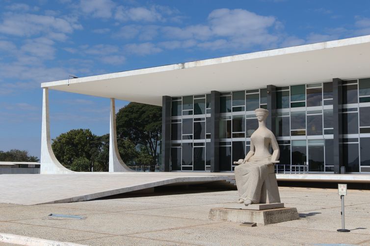 Em carta de próprio punho, Martins pede a Moraes volta de advogados 