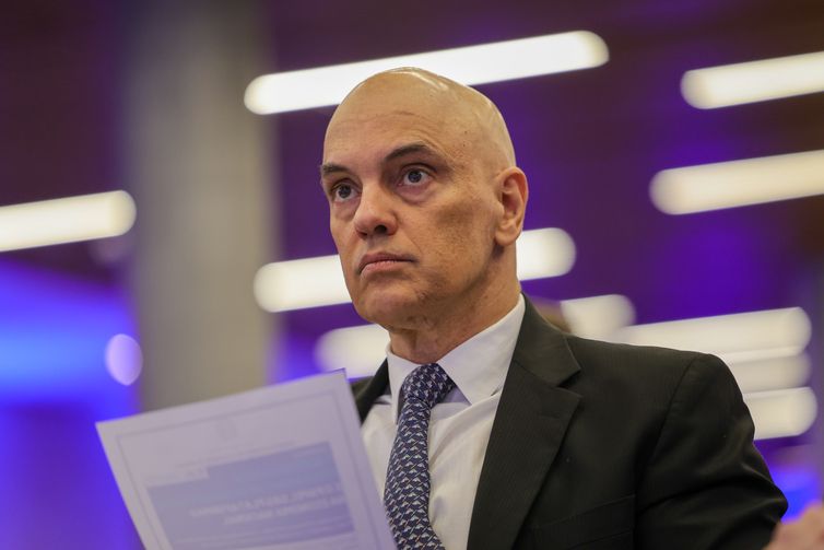 Moraes manda PGR se manifestar sobre operação policial no Rio