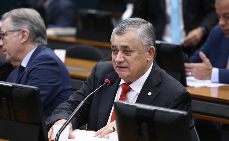 Projeto define como prática abusiva a cobrança de qualquer taxa sobre o Pix