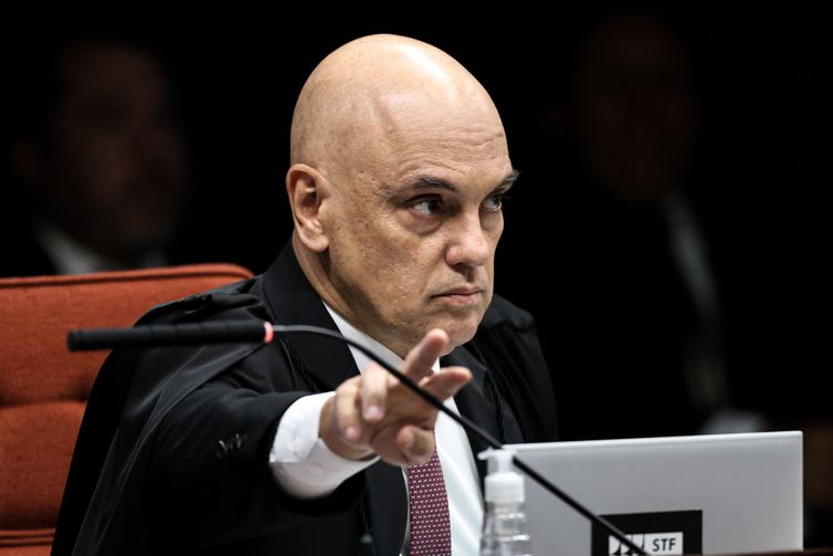 Moraes vota por tornar ex-assessor réu por vazamento de informação