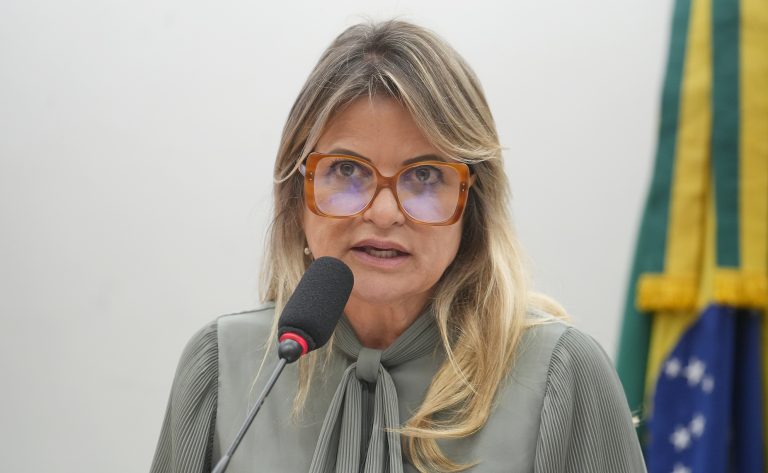 Comissão aprova regulamentação de indicação de doses restantes em inalador de medicamento