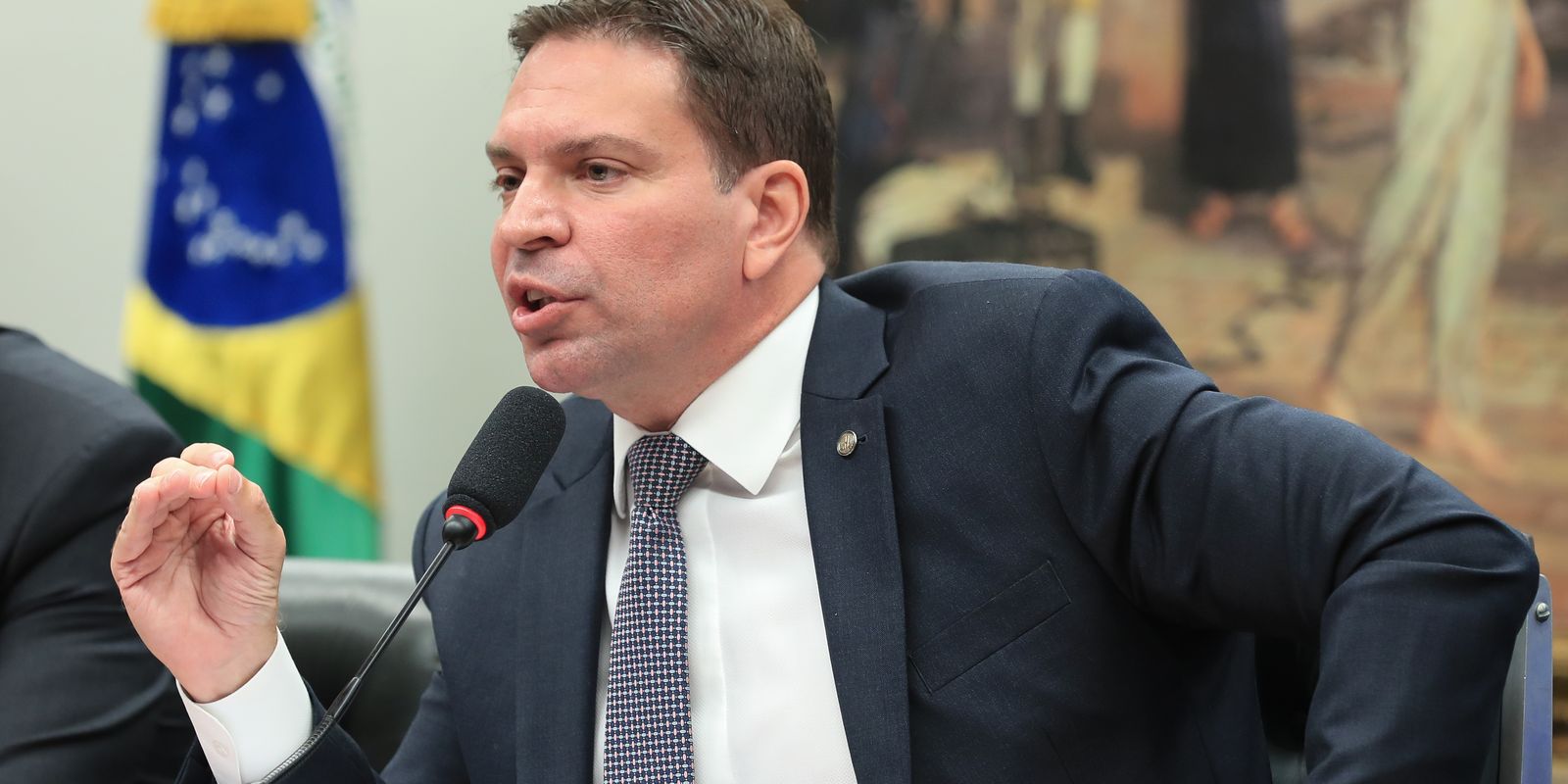 Governo brasileiro entrega pedido de extradição de Ramagem aos EUA