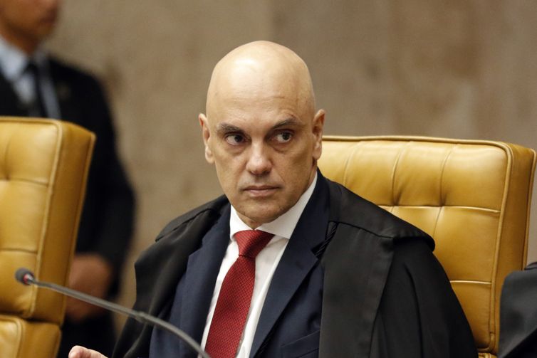 Moraes autoriza visitas de filhos e enteada a Bolsonaro 