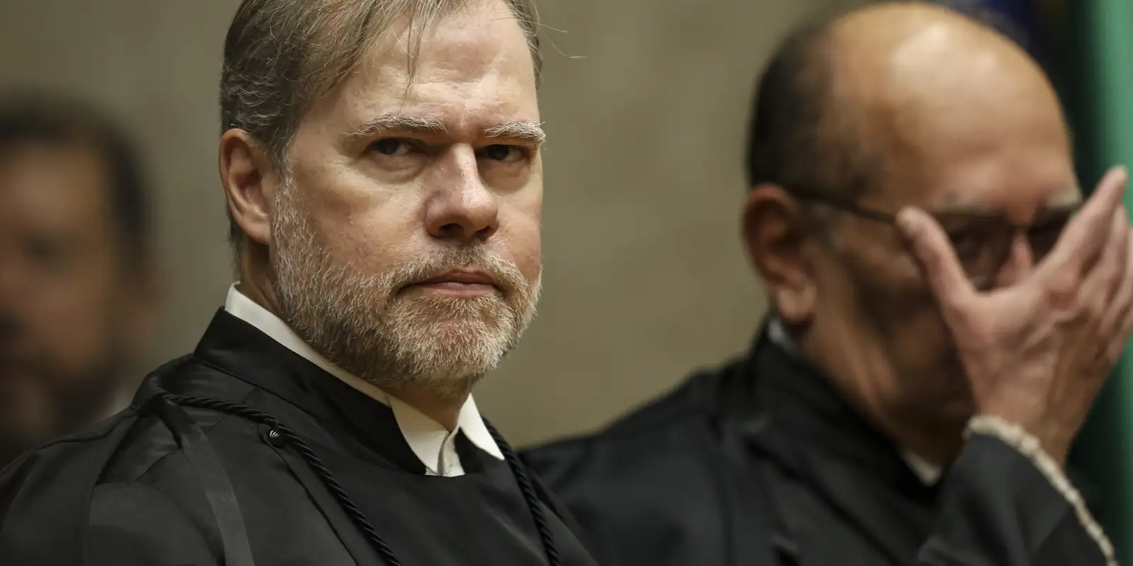 Banco Master: Toffoli pede que PF envie dados de celulares apreendidos